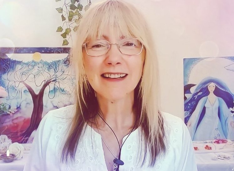 Miranda Gray, Autorin und Begründerin des Womb Blessing